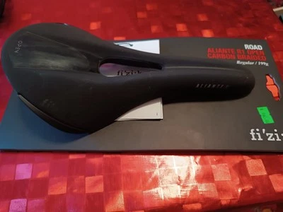 sella  Fizik Aliante R1 open Regular 199g Carbon Braidet Black   nuovo - Imagen 1 de 4