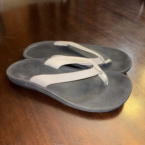 OluKai KULAPA KAI Gray Leather Thong FLIP FLOP Beach Sandals WOMEN’S 8 US-EUC - Picture 1 of 7