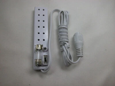 Tira de alimentación de 6 enchufes miniatura para casa de muñecas Heidi Ott con extremos de euro #YL9072-1 Foto 1 de 4