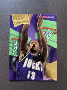 1995-96 Hoops #SL27 Glenn Robinson Slamland Milwaukee Bucks Basketball Card - Picture 1 of 2