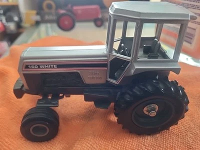 1/64 White 160 tractor by scale models. (First Edition)couple  Paint Chips Nobox - Image 1 of 4