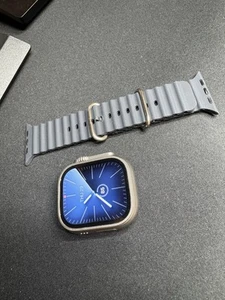 Apple Watch Ultra 49mm Titanium Case with Navy Band (cellular +GPS) Used - Photo 1 sur 7