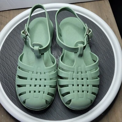 Light Green rubber closed toe rubber sandals Big Girls  sz 3 - Image 1 of 4