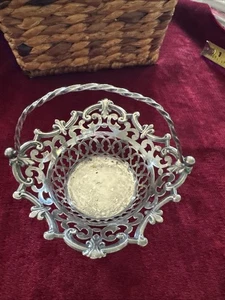 Antique Victorian W & C Silver Plated Small Ornate Basket - Picture 1 of 8