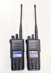 2X Motorola MotoTRBO XPR7550 UHF Digital Radios AAH56RDN9KA1AN - Zdjęcie 1 z 8