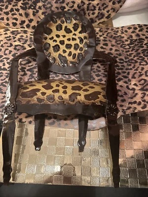 3-D leopard wall hanging chair Picture - Photo 1/4