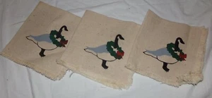 Vtg Christmas Linen Napkins Dinner Dessert 3 pcs Goose Wreath - Picture 1 of 5