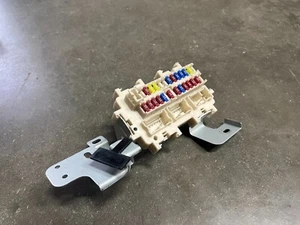 2007 2008 Infiniti G35 HR Sedan Auto Interior Fuse Box OEM 5124 - Picture 1 of 7
