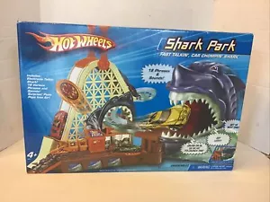 Hot Wheels Shark Park - J5941 - Mattel 2004 Retro NEW IN Sealed Box - Picture 1 of 6