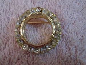 Rhinestones Gold Tone Round Pin Brooch - Picture 1 of 3