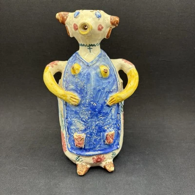 De colección Único Arte Cerámica Hecho a Mano Pintado Vaca Mujer Botella o Candelabro 8” Foto 1 de 4