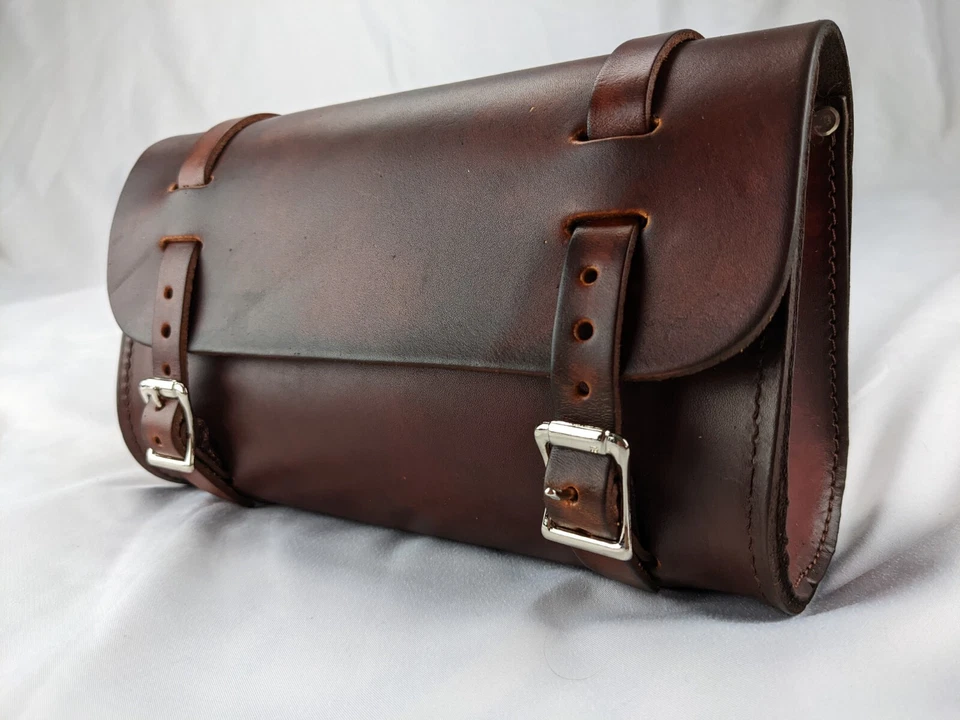 Bolsa de herramientas de cuero para motociclista Suzuki GZ250, TU250X, LS650 y Boulevard S40 APBP-P Foto 1 de 4