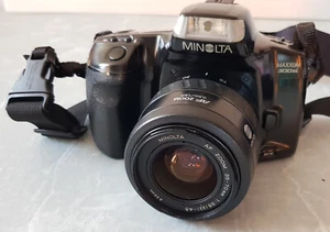 Vintage MINOLTA MAXXUM 300si 35mm Film Camera with 35-70mm Zoom Lens + Bag - Picture 1 of 11