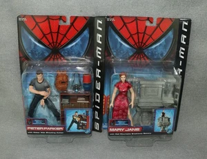Spider-Man Peter Parker Mary Jane Movie Toy Biz 2002 Toby Maguire x2 MOC - Picture 1 of 3