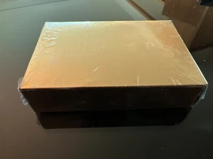 Las Vegas Trump Hotel Gold Style Playing Cards *SEALED* - Picture 1 of 5