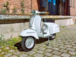 VESPA 180 SS - Super Sport - BJ 1965  * TOP restauriert * - Bild 1 von 17