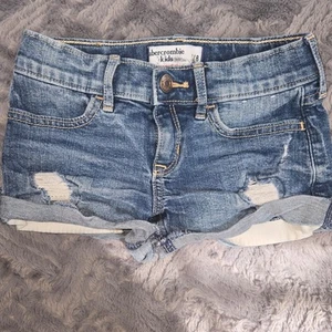 Girls Abercrombie Kids Midrise Midi denim Shorts 7/8 - Picture 1 of 12