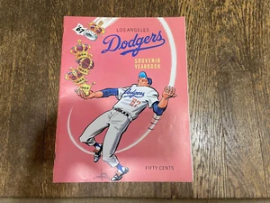 1967 Los Angeles Dodgers Yearbook DON DRYSDALE Claude Osteen SUTTON Ron Fairly - Picture 1 of 3