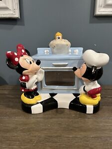 Disney Oven Cookie Jar Featuring Mickey, Minnie And Pluto 