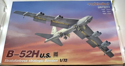 Boeing B-52H Stratofortress - 1/72 kit  UA72211 - Modelcollect  - Immagine 1 di 2