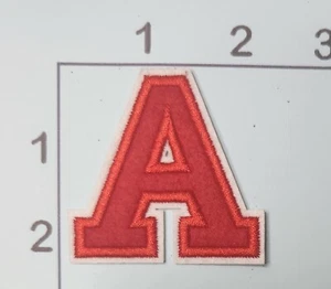 Parche Letra "A" Rojo 2" Borde Bordado Hierro en Alfabeto - Imagen 1 de 1