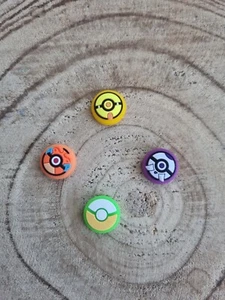 🍀 Pokemon Pokeball Design Joystick JoyCon Kappe Schutz Nintendo Switch 4 Stück - Bild 1 von 1