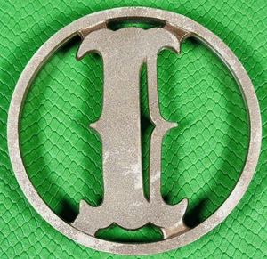 Schermo alluminio vintage MCM anni 60 porta tempesta 6" lettera monogramma emblema "I" iniziale - Foto 1 di 4