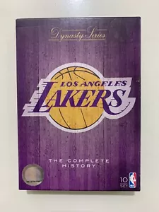 LA Lakers DVD Los Angeles Lakers NBA Complete History Dynasty Series 10 Disc Set - Foto 1 di 4
