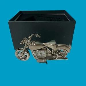 Orologio bici basso argento platino nuovo con scatola batteria non inclusa - Foto 1 di 6