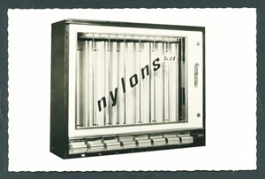 Niederländischer 50er Jahre Nylon STRÜMPFE Automat Echt Foto WERBUNG ~ VASTA - Bild 1 von 2