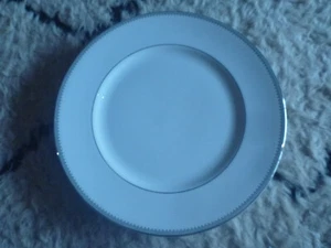 Wedgwood Grosgrain Bone China Vera Wang Platinum - 27cm x 5 - Picture 1 of 4