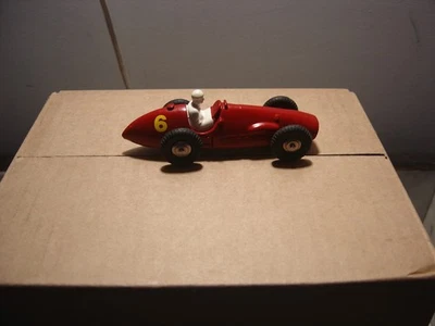 Dinky Toys Ferrari 23J N°6 calandre quadrillée restaurée entièrement boite copie - Photo 1/4