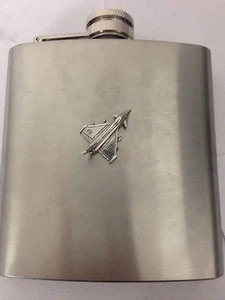 Euro Fighter WE-EFKR englisches Zinn Emblem auf einem 6oz Edelstahl Flachmann - Bild 1 von 1