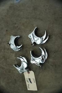 24 HARLEY DAVIDSON STREETBOB FXBBS QUICK RELEASE WINDSHIELD BRACKETS E-4485 - Picture 1 of 6