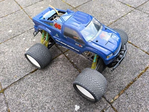 HPI Savage mit Axial Motor, Servos, Aludämpfer etc... - Bild 1 von 8