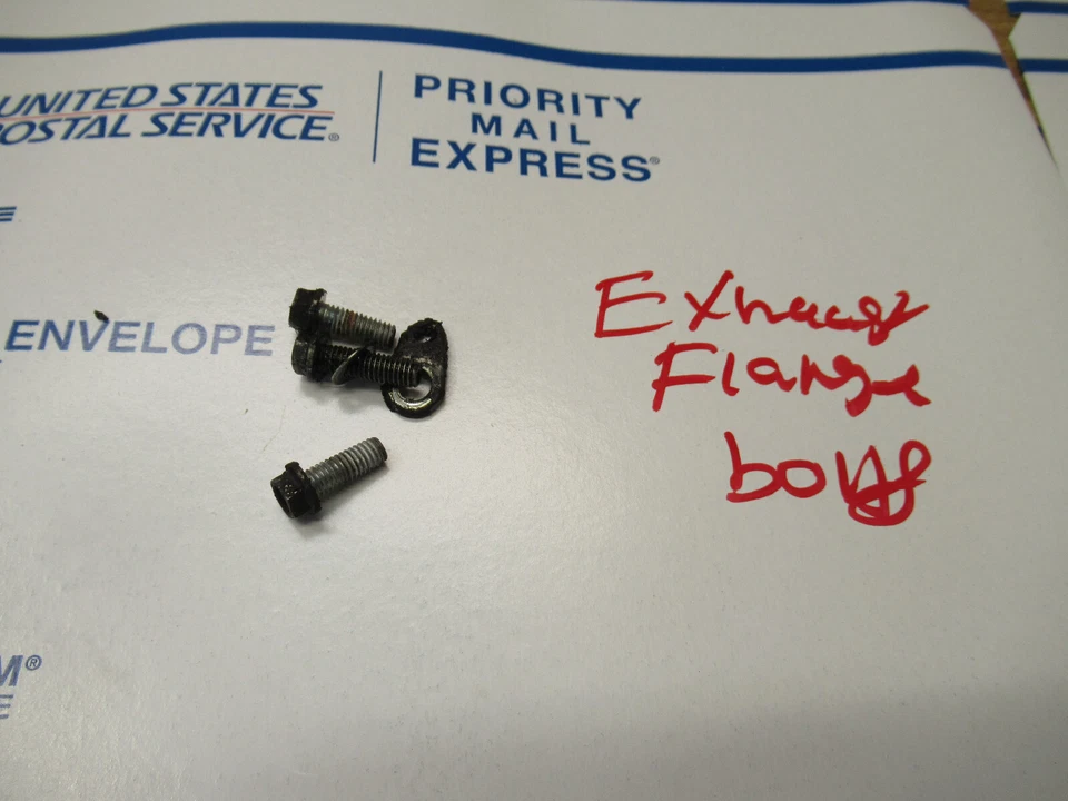 KTM 440 EXC MXC 1995 KTM 440 EXC MXC 1995 BRIDA DE ESCAPE PERNOS DE MONTAJE Foto 1 de 1