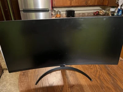 LG 34WR50QCB 34" Curved UltraWide WQHD HDR 10 100Hz Monitor with AMD FreeSync - Image 1 of 4