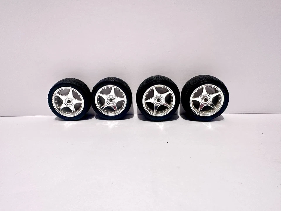 Dodge Viper GTS Burago 1996 escala 1/18 ruedas y neumáticos Foto 1 de 3