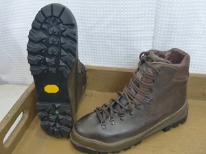 VTG Vasque Mountaineering Boots 7577 Crampon Compat Gore-Tex Men's size 10 1/2 - Picture 1 of 24
