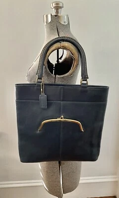 Bolso de Mano Bonnie Cashin Coach Vintage Años 60 Plano Azul Marino Forro a Rayas Foto 1 de 4
