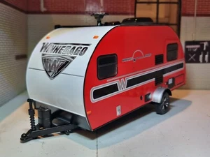 Winnebago 2017 Winnie Drop Red Caravan 1:24 Model Trailer Diecast Scale Model - Picture 1 of 13