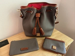 NEW Dooney & Bourke Pebble Grain Drawstring Bag + 2 Matching Pouches-$528 MSRP! - Picture 1 of 11