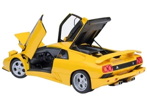 Coche modelo Lamborghini Diablo SE30 Jota Superfly amarillo 1/18 de Autoart - Imagen 1 de 4