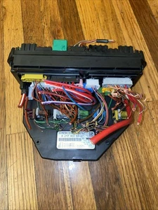 ✅ 2010-2016 OEM Mercedes A207 E350 E550 Front SAM Module Relay Fuse Box Assembly - Picture 1 of 3