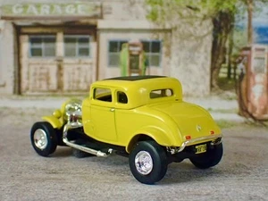 American Graffiti 1932 Ford 327ci V8 Deuce Coupe Hot Rod 1/64 Scale Ltd Edit X - Picture 1 of 5