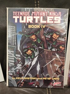 TEENAGE MUTANT NINJA TURTLES BOOK 4 - Picture 1 of 2