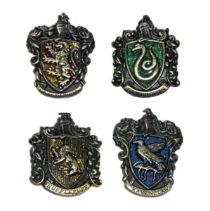 Harry Potter: Hogwarts - The 4 Houses - Badge Pack Pin Set Metal Buttons - Picture 1 of 2