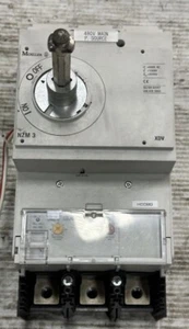 Moeller NZMN3-AE Circuit Breaker 600VAC 630A w/ Auxiliary Switch – NZM3-XKA - Picture 1 of 6