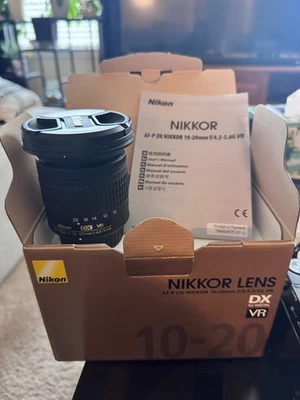 Lente Nikon AF-P DX 10-20 mm f/4,5-5,6G VR - Zoom ultra ancho - Excelente + Estado Foto 1 de 4