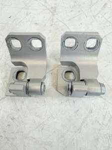 2014-2020 MASERATI GHIBLI REAR RIGHT SIDE DOOR HINGE UPPER & LOWER OEM SET - Foto 1 di 6